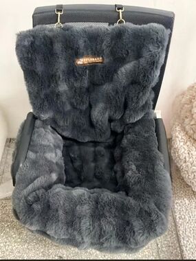 Luxurious Cozy Dog Bed For Car in Dark Gray - Pelsbarn